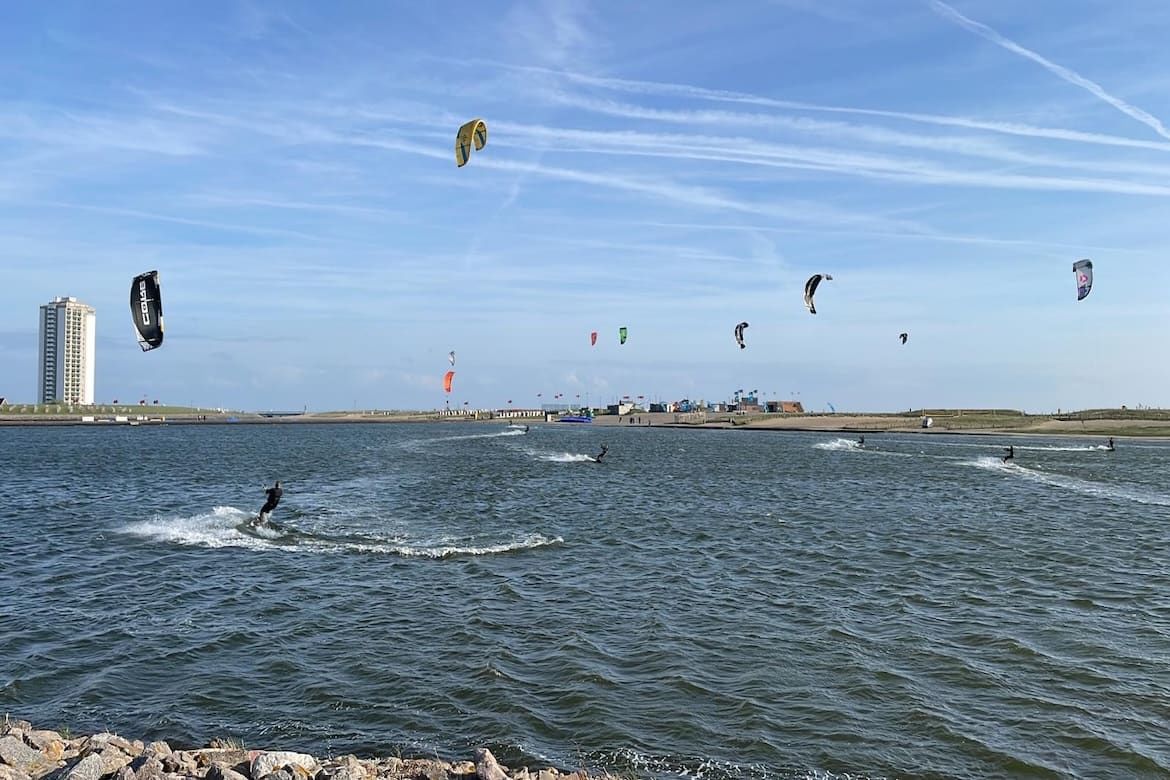 Kitesurfen auf der Nordsee vor Büsum